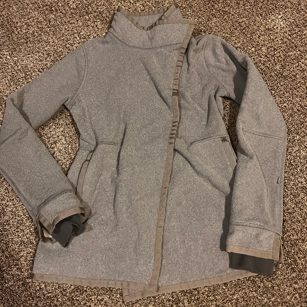 Ivivva Girls Big Business Wrap Jacket Grey Fleece Sweater Sz 6